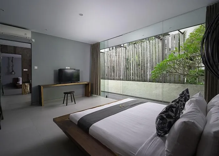 Sandhya Villa Hotel 4*